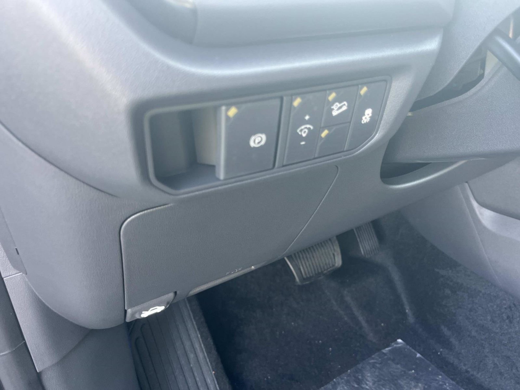 New 2027 Interstellar Gray Kia X-Line S image 25