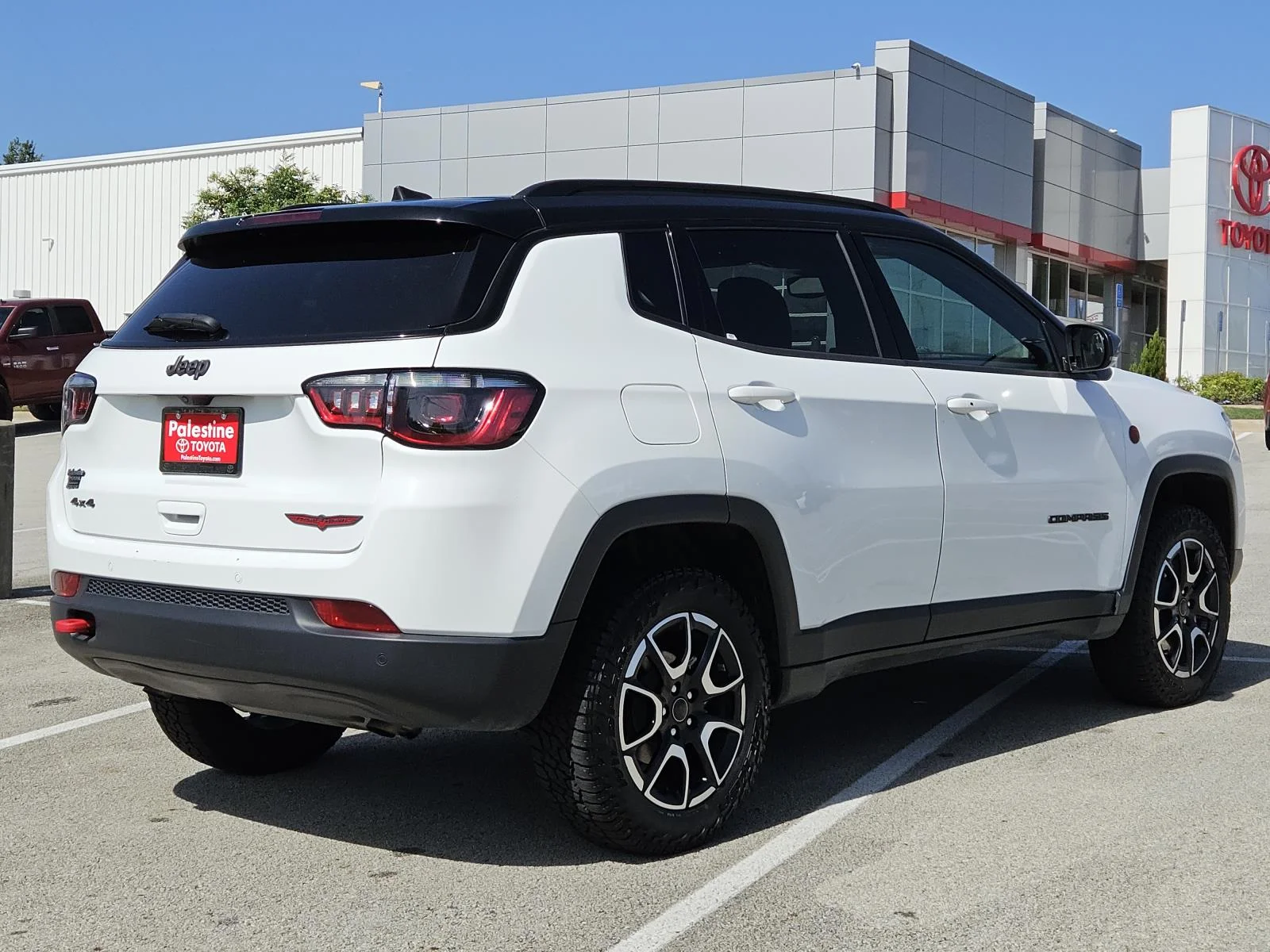 2025 Jeep Compass Trailhawk - Photo 4