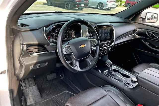 Used 2023 Beige Chevrolet High Country image 14