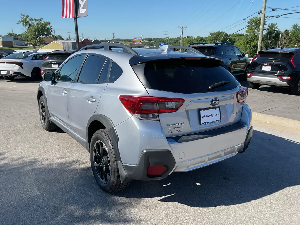 Used 2021 Ice Silver Metallic Subaru Premium image 8