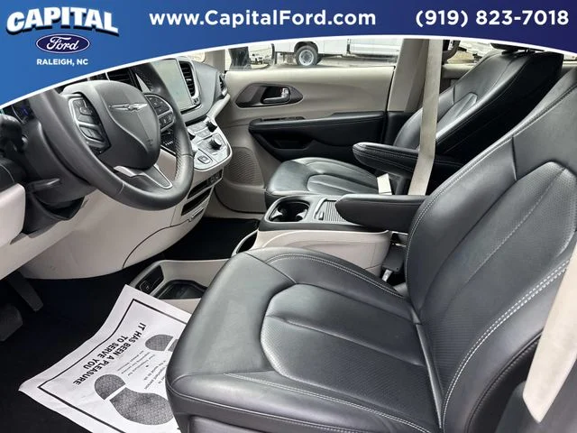 Used 2024 White Chrysler Touring L image 19