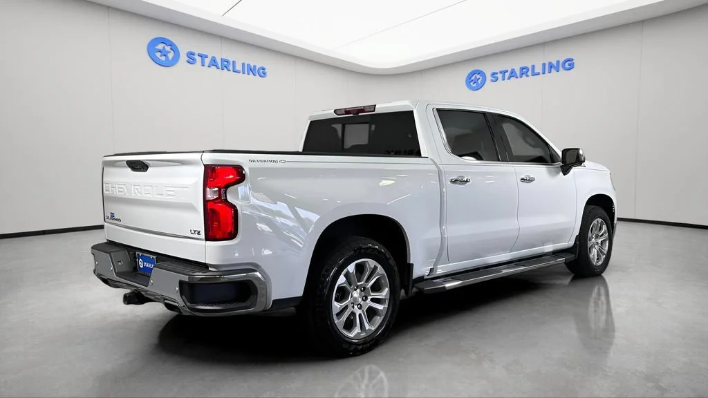 Used 2024 Summit White Chevrolet LTZ image 10