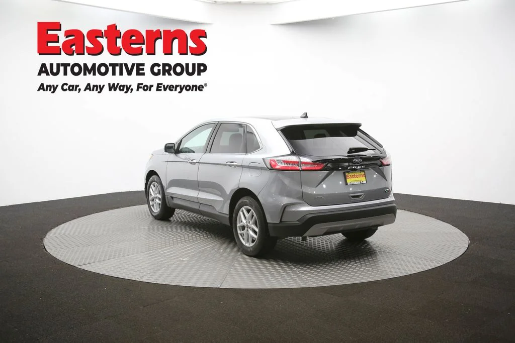 Used 2023 Silver Ford SEL image 61