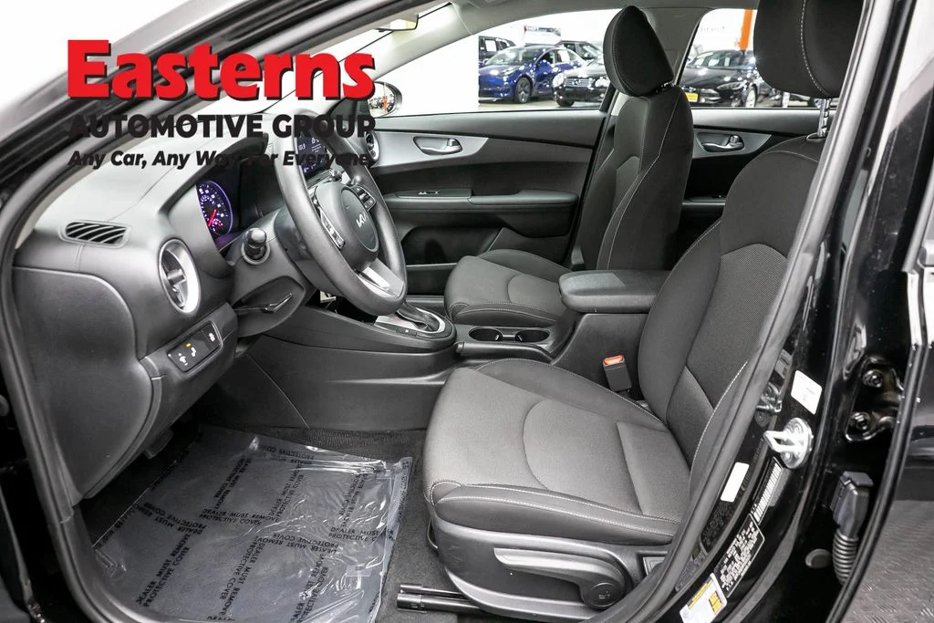 Used 2023 Black Kia LXS image 14
