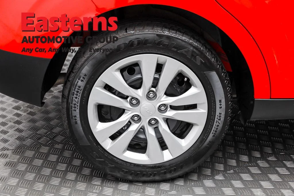 Used 2022 Red Kia LX image 29