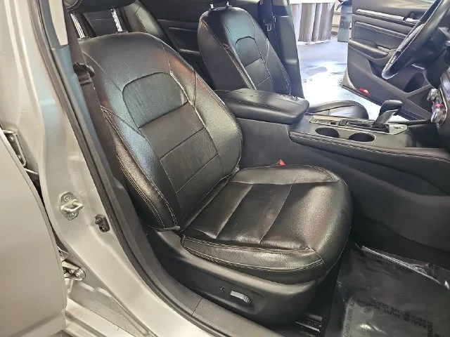 Used 2019 Silver Nissan 2.5 SL image 10
