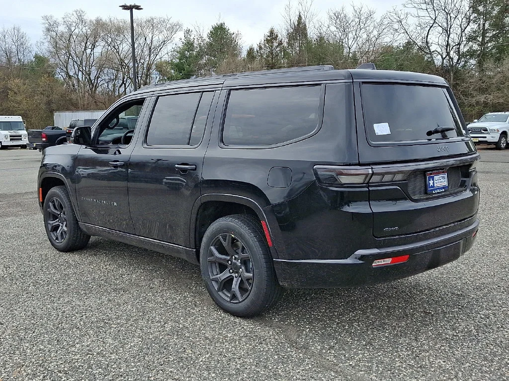 New 2026 High Gloss Black Exterior Paint Jeep Limited Altitude image 6