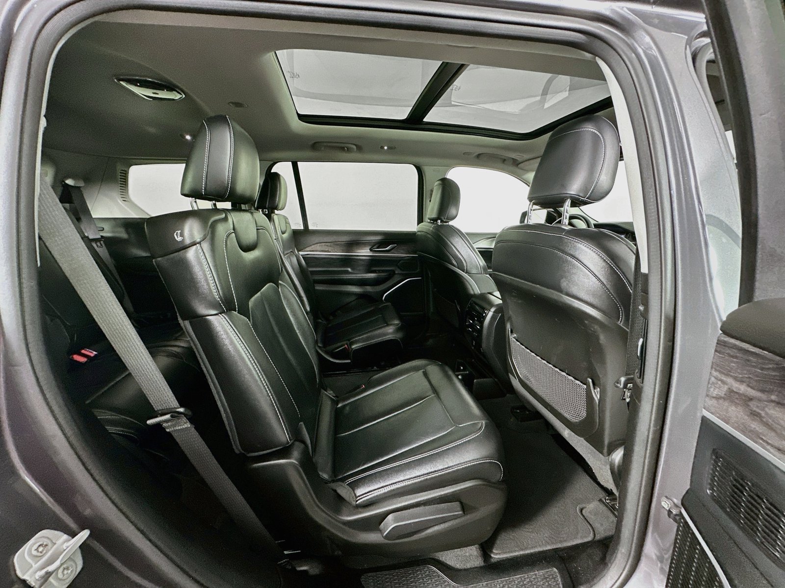 Used 2022 Baltic Gray Metallic Clearcoat Jeep Limited image 30