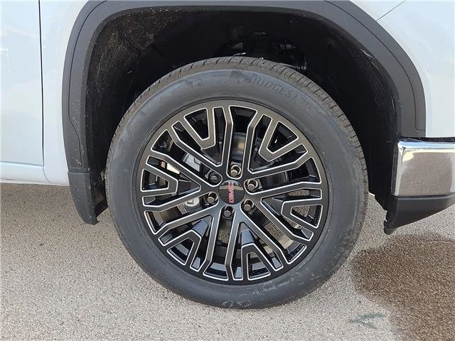 New 2026 Glacier White Tricoat GMC SLT image 7