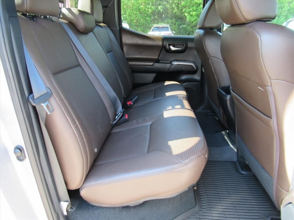 Used 2017 Silver Toyota Limited image 33