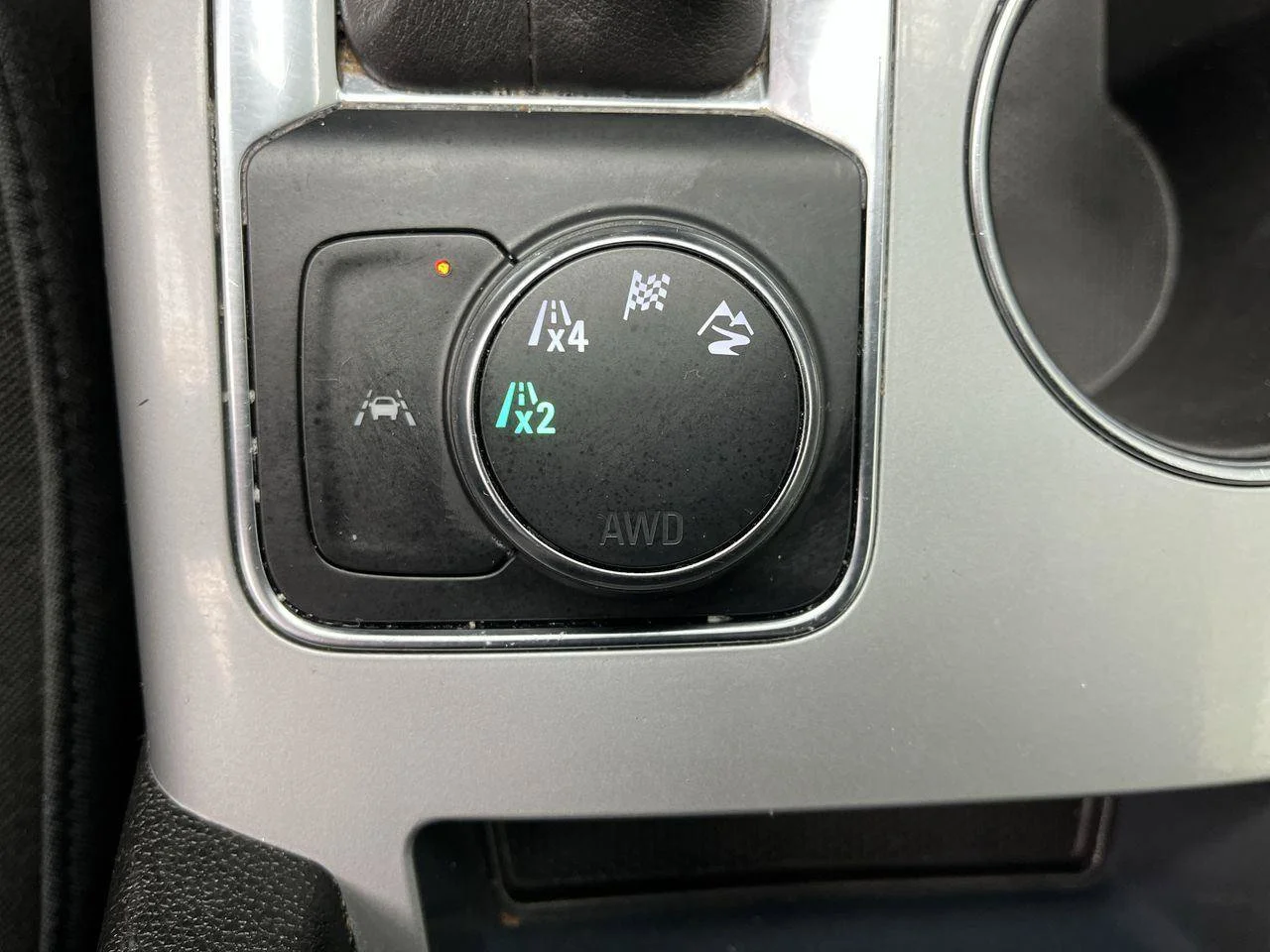 Used 2023 Summit White Chevrolet 2LT image 15