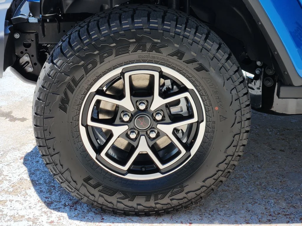 New 2026 Hydro Blue Pearlcoat Jeep Rubicon image 10