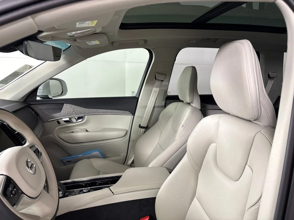 Certified Used 2025 Crystal White Volvo Plus image 30