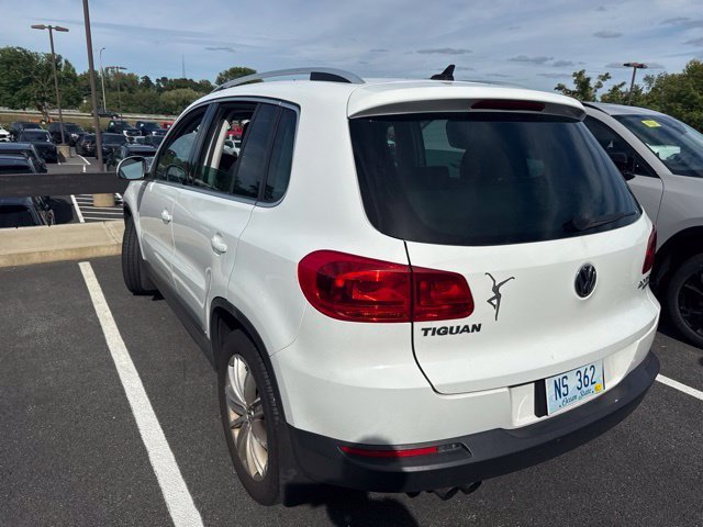 Used 2014 White Volkswagen  image 10