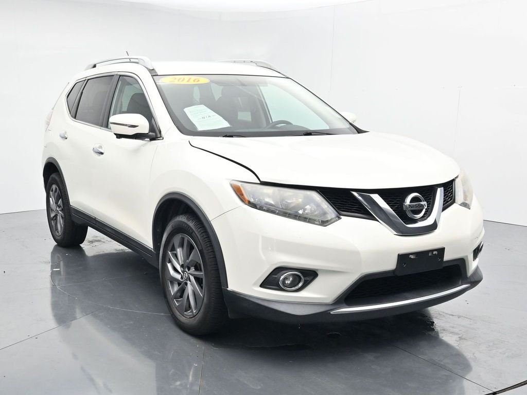 Used 2016 White Nissan SL image 2