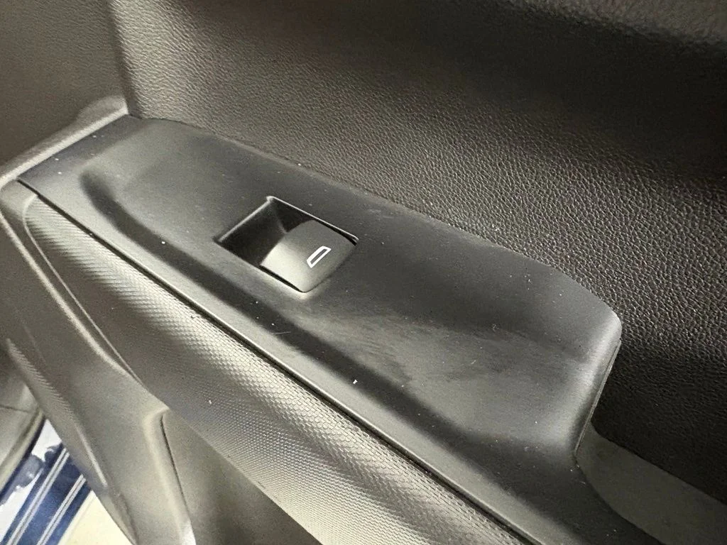 Used 2020 Blue Chevrolet Custom image 17