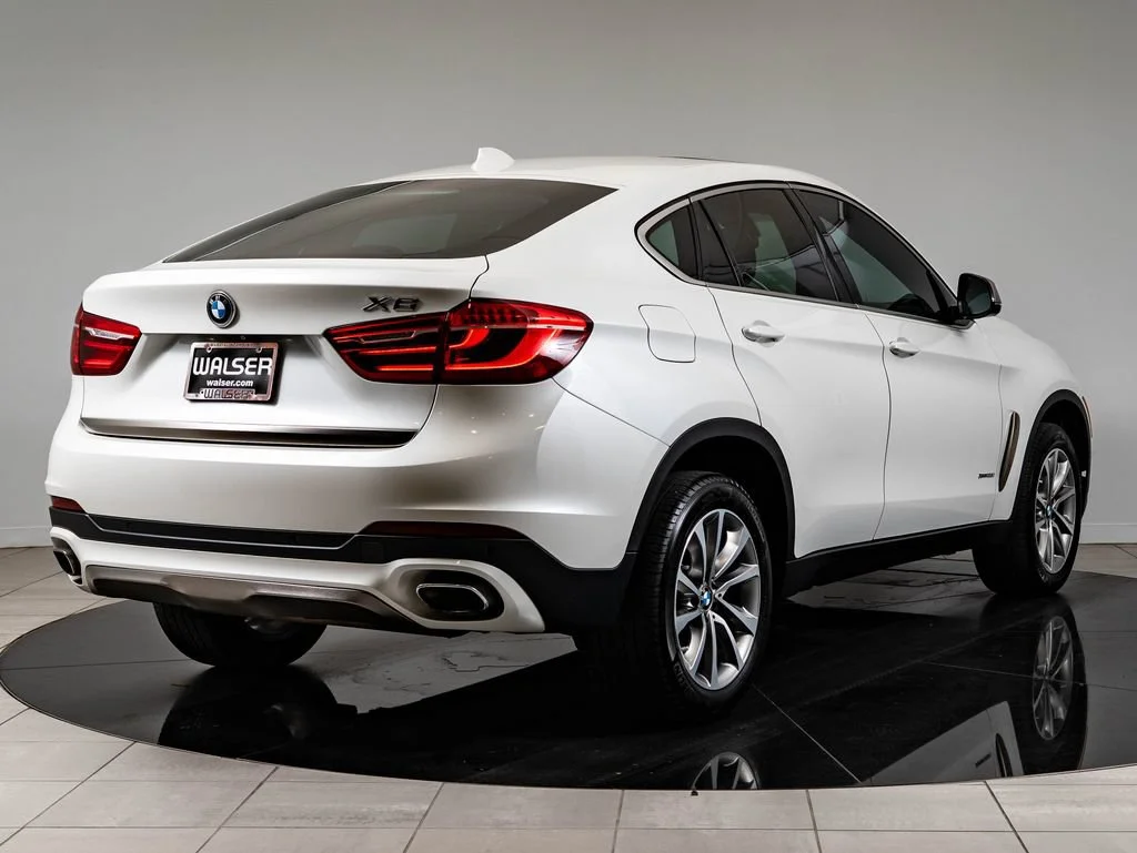 Used 2019 Mineral White Metallic BMW xDrive35i image 10