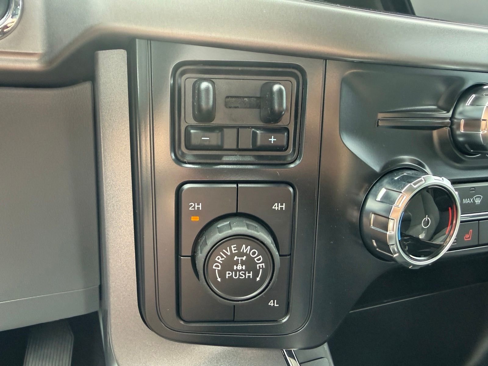 New 2026 Black Metallic Ford XLT image 21