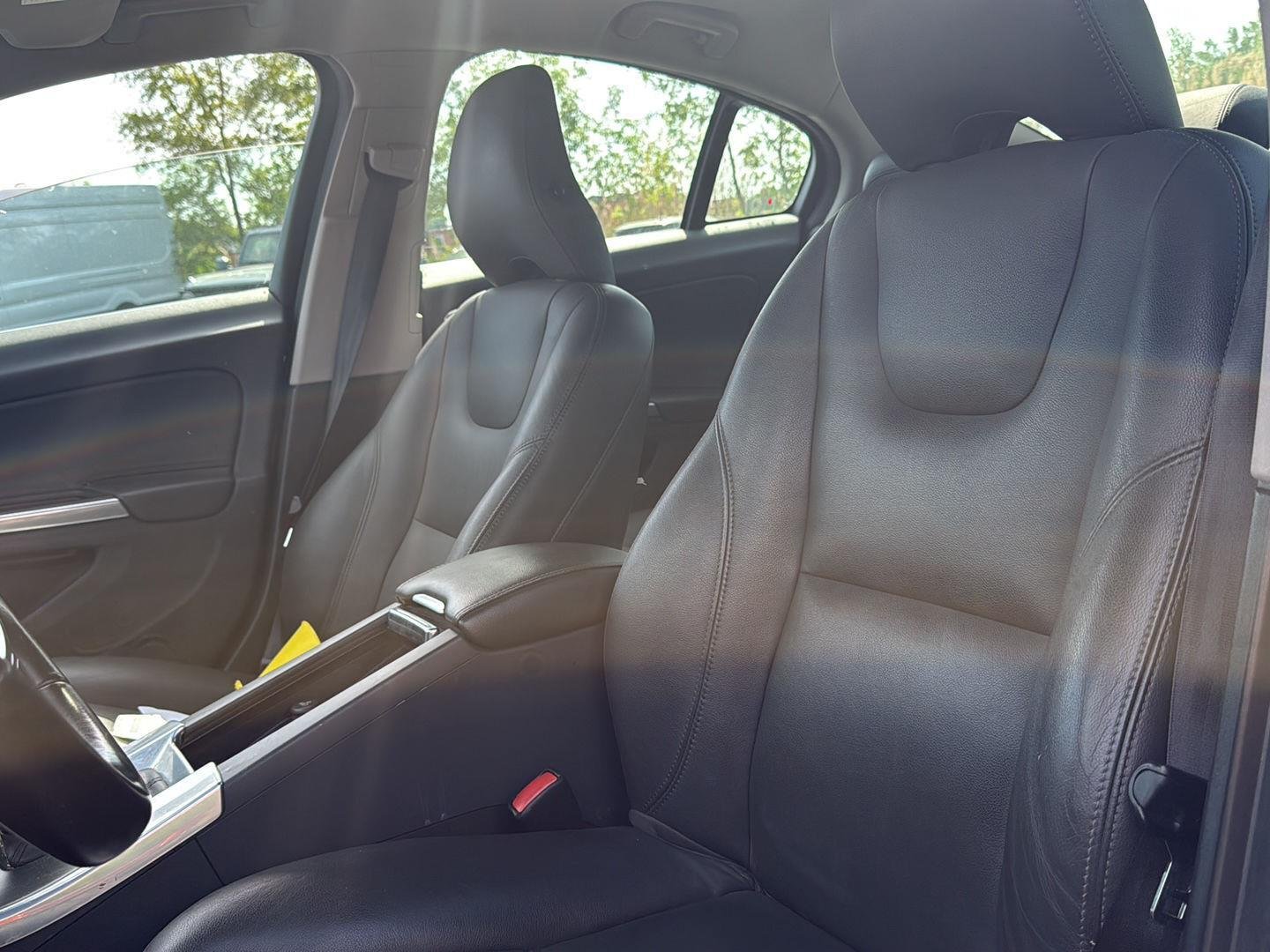 Used 2015 Bright Silver Metallic Volvo T5 Drive-E Premier image 3