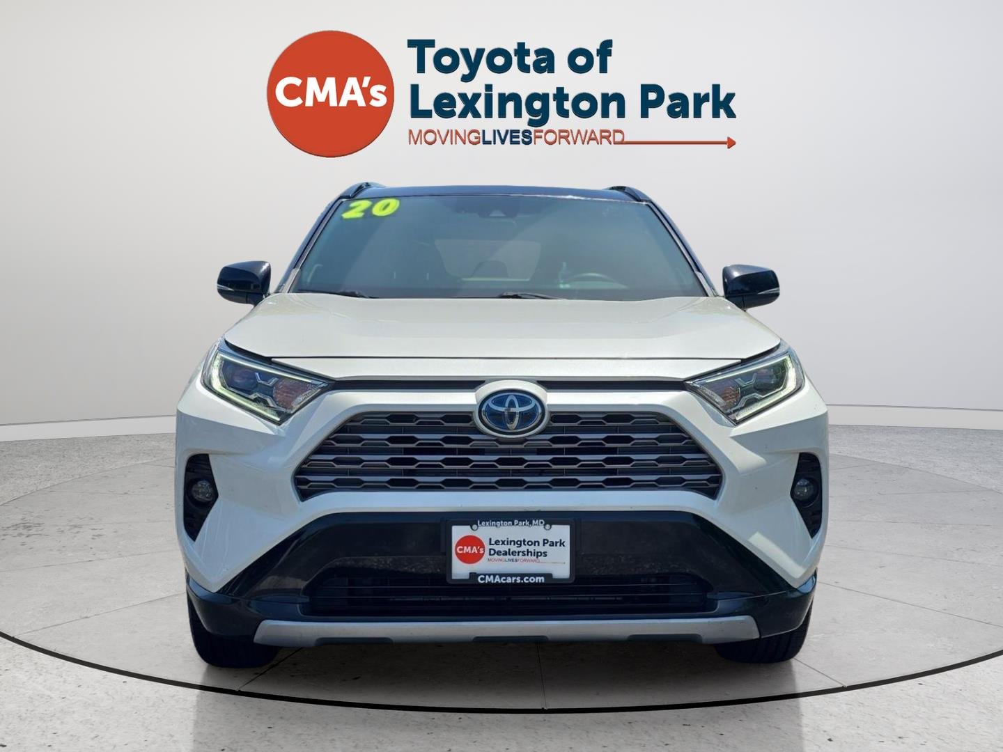 Used 2020 Blizzard Pearl w/Midnight Black Metallic Roof Toyota XSE image 2