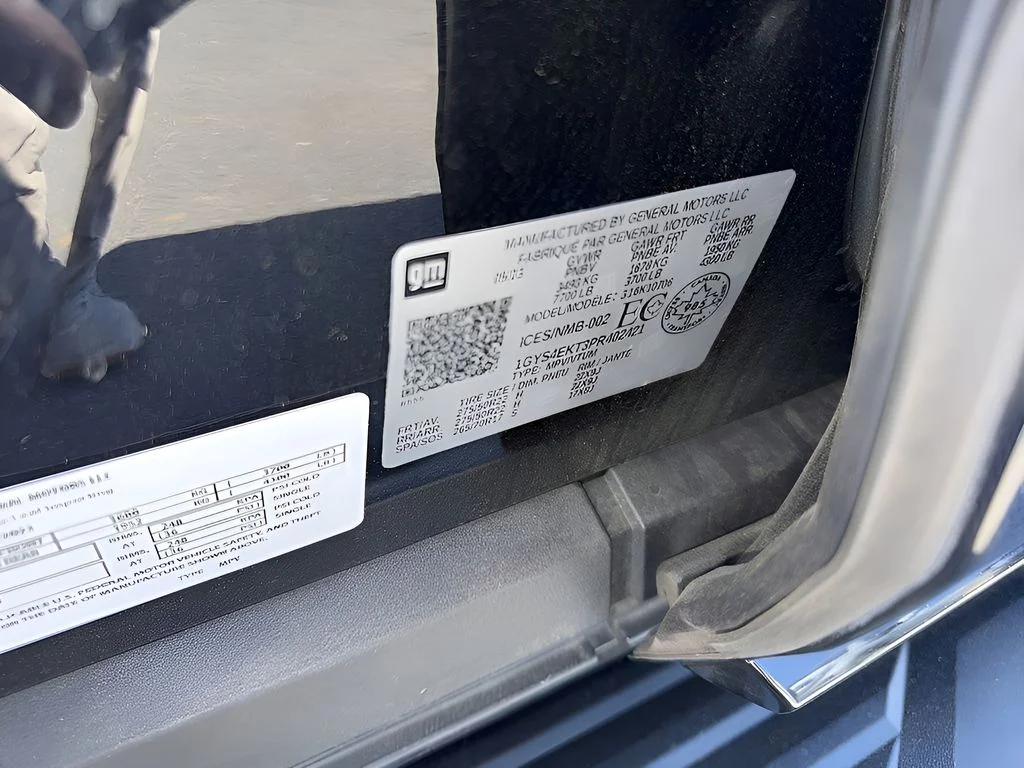 Used 2023 Black Cadillac Sport image 25