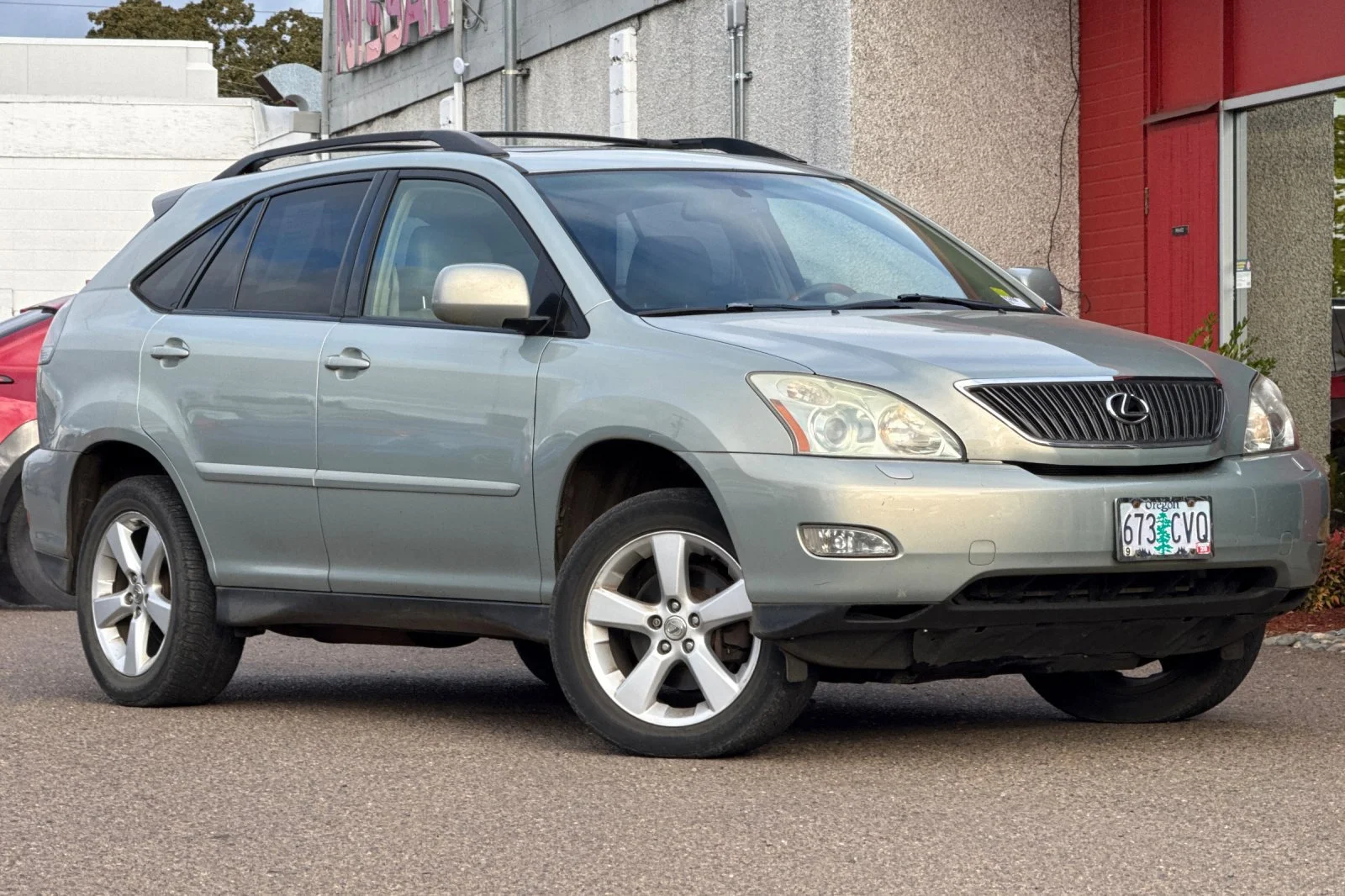 Used 2004  Lexus  image 2