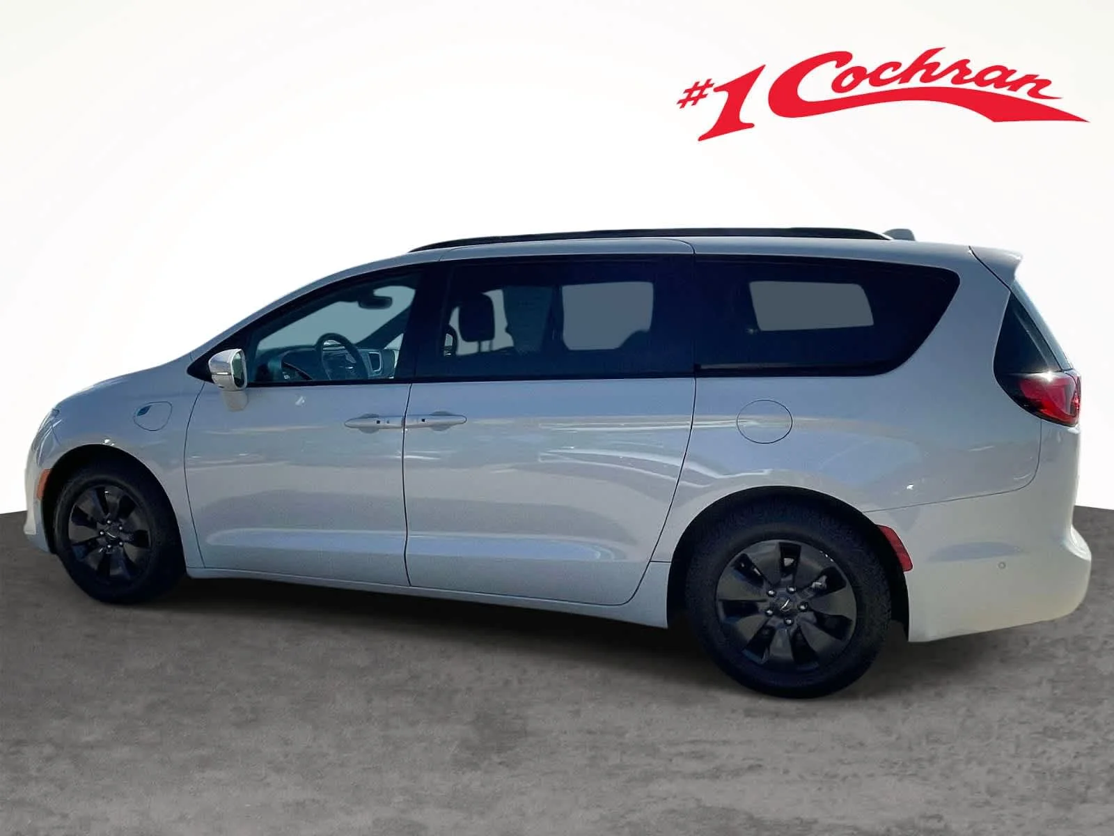 Used 2020 Luxury White Pearlcoat Chrysler Hybrid Limited image 10
