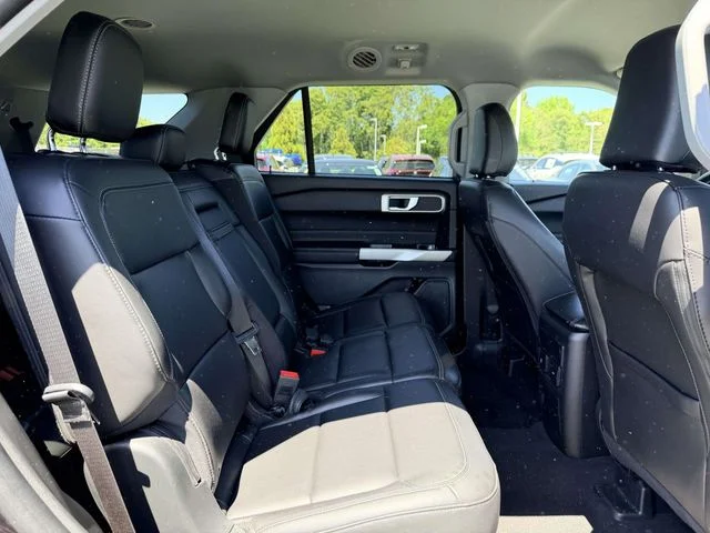 Used 2023 Black Ford XLT image 11