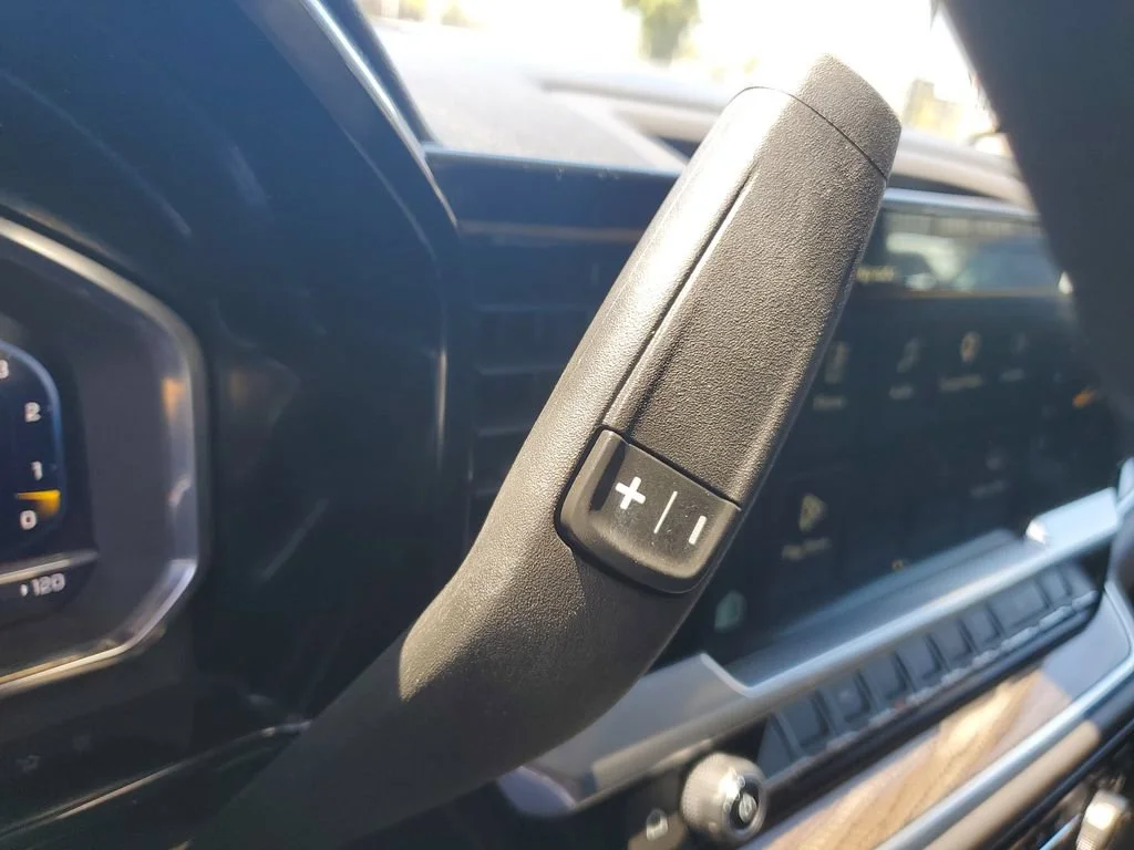 Used 2025 Sterling Gray Metallic Chevrolet LT image 27