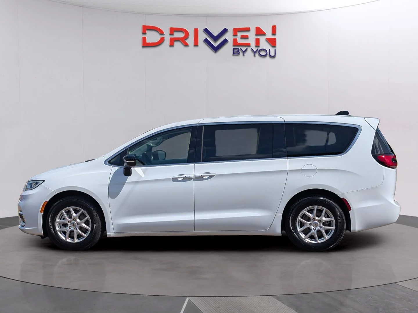 Used 2024 Bright White Clearcoat Chrysler Touring L image 2