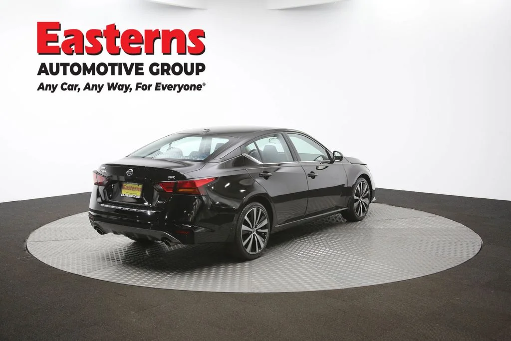 Used 2022 Black Nissan 2.5 SR image 37