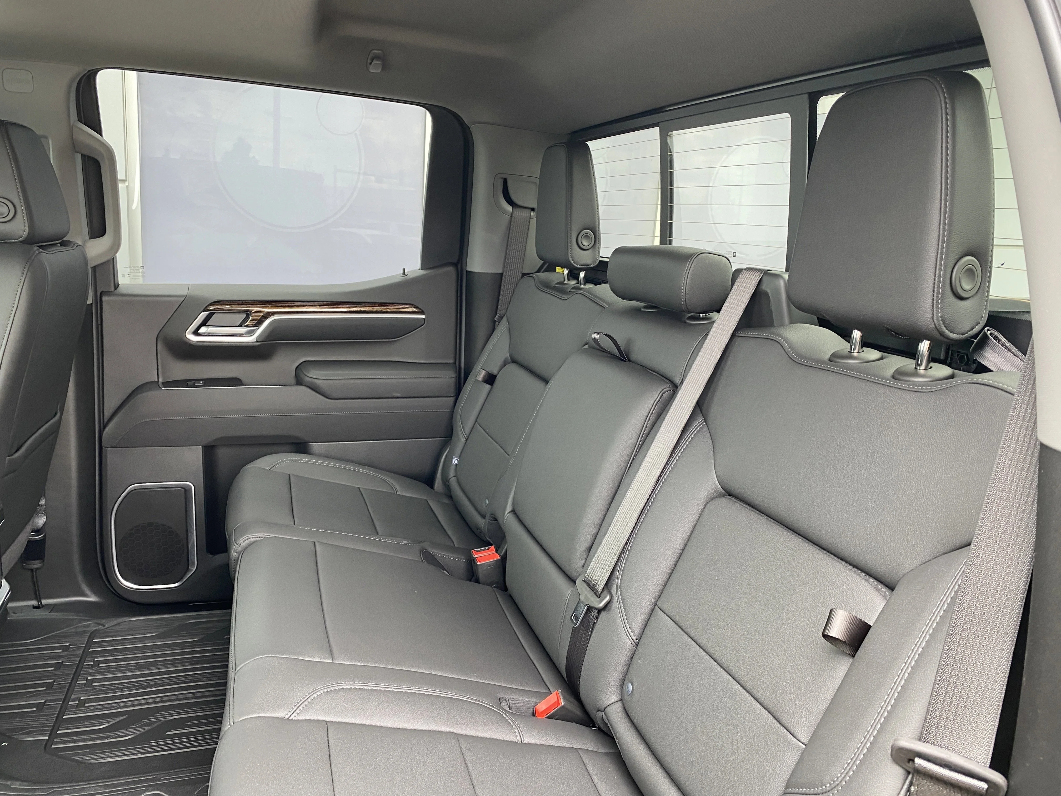 New 2026 ONYX BLACK GMC Elevation image 29