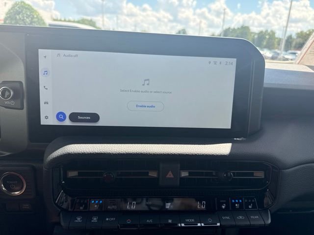 Used 2025 White Toyota Base image 35