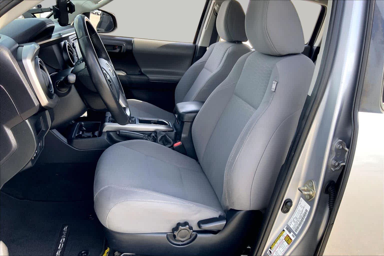 Used 2019 Silver Sky Metallic Toyota SR5 image 7