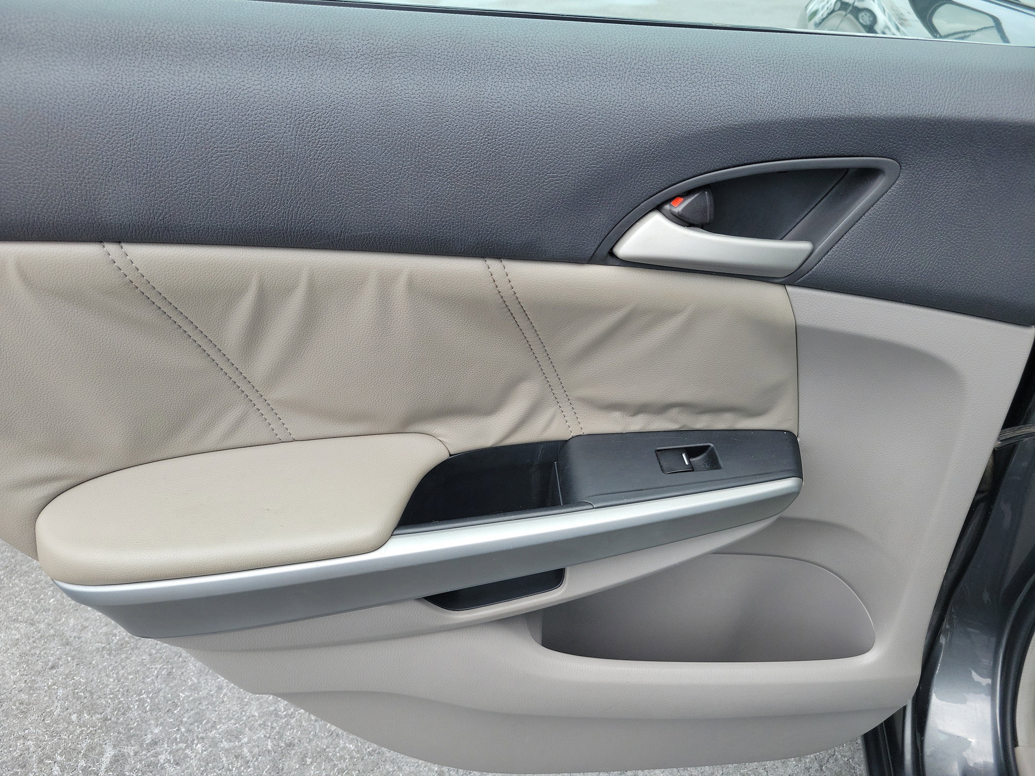 Used 2009 Gray Honda EX-L image 10