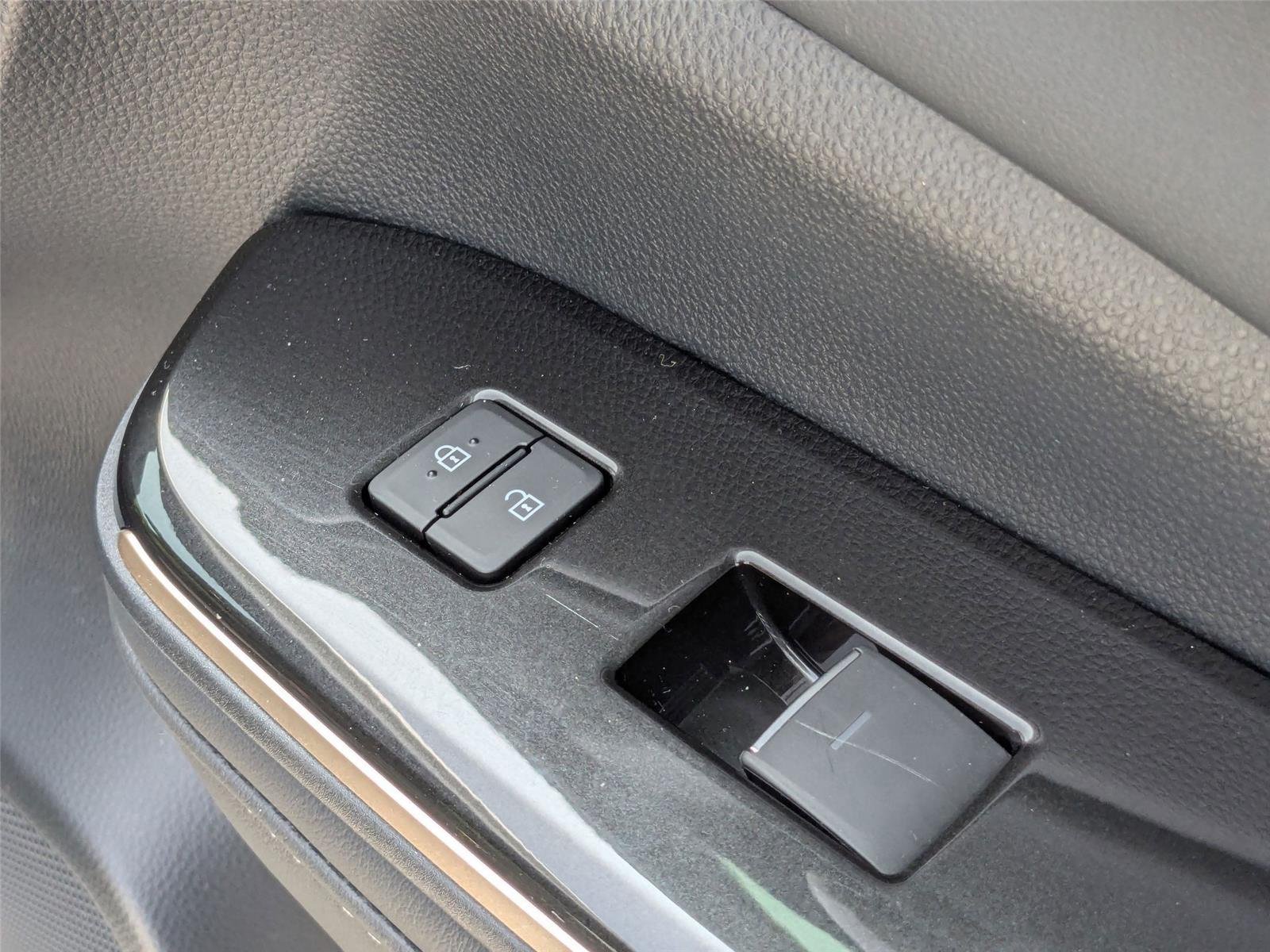 Used 2025 Oxygen White Toyota Platinum image 33