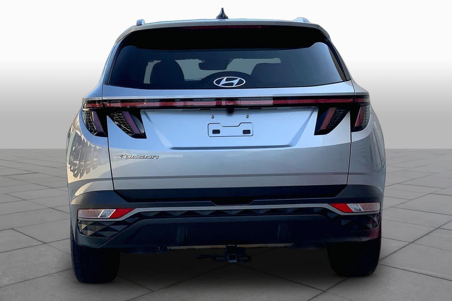 Used 2022 Shimmering Silver Hyundai SEL image 5