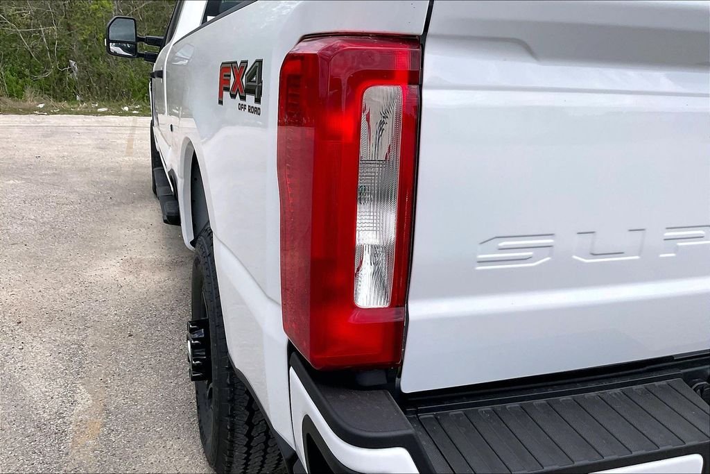 New 2026 Ford Super Duty F-350 XL 4D Crew Cab