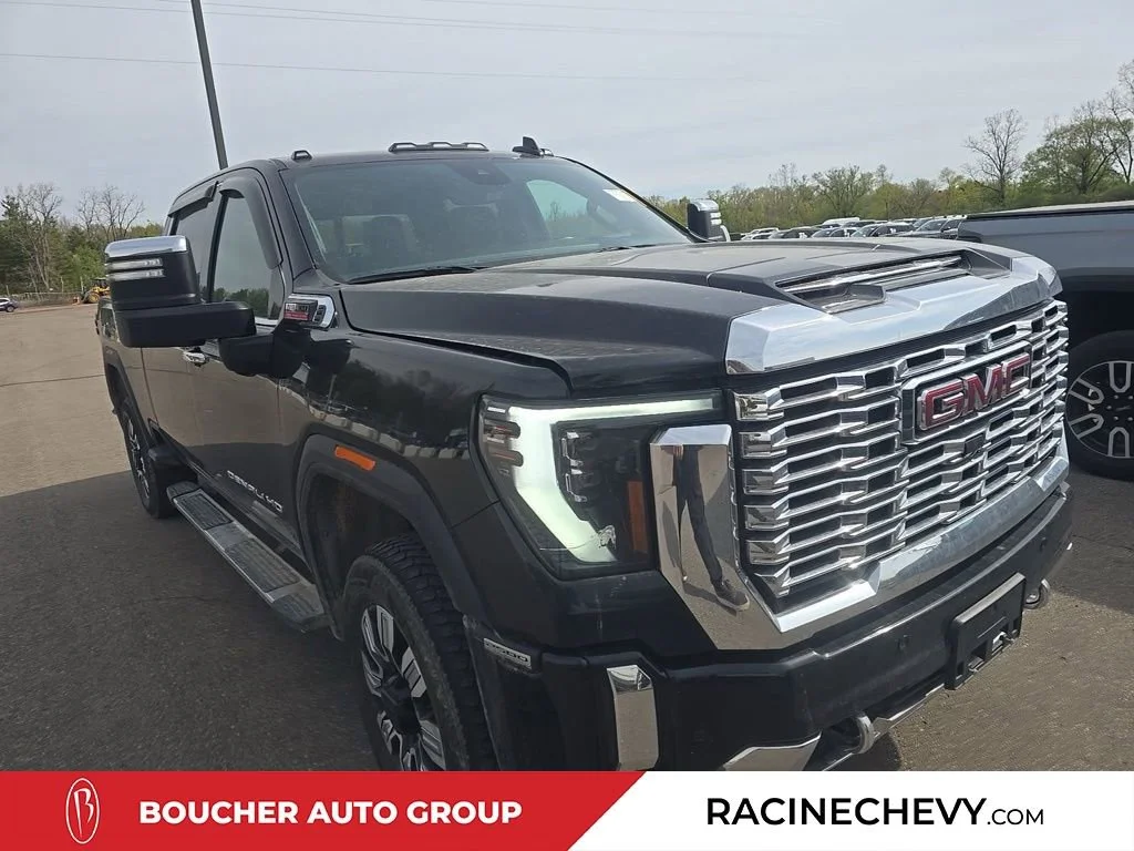 2025 GMC Sierra Denali 4WD Crew Cab Standard Box's photo