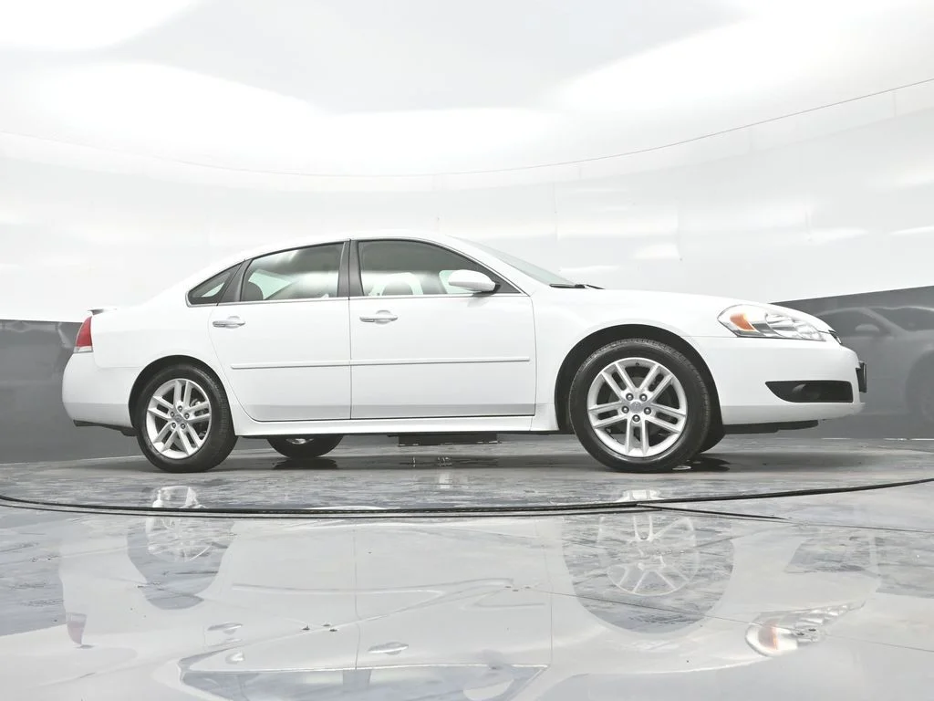Used 2014 White Chevrolet LTZ image 26
