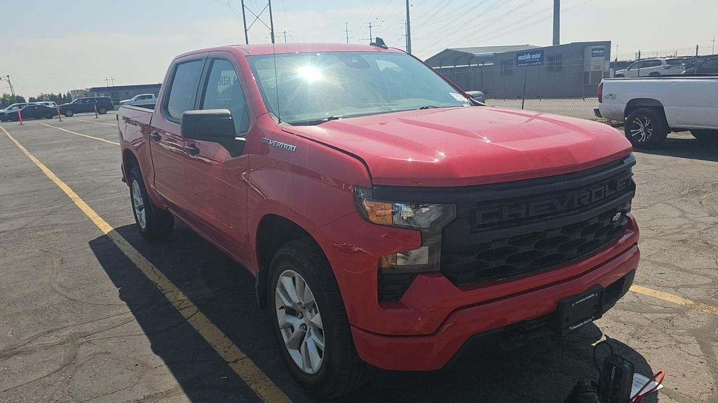 Used 2023 Red Chevrolet Custom image 9