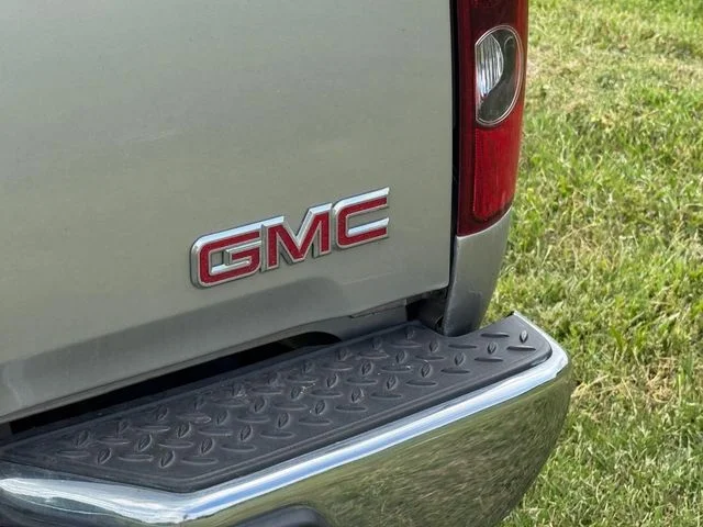 Used 2009 Silver GMC Value Package image 18