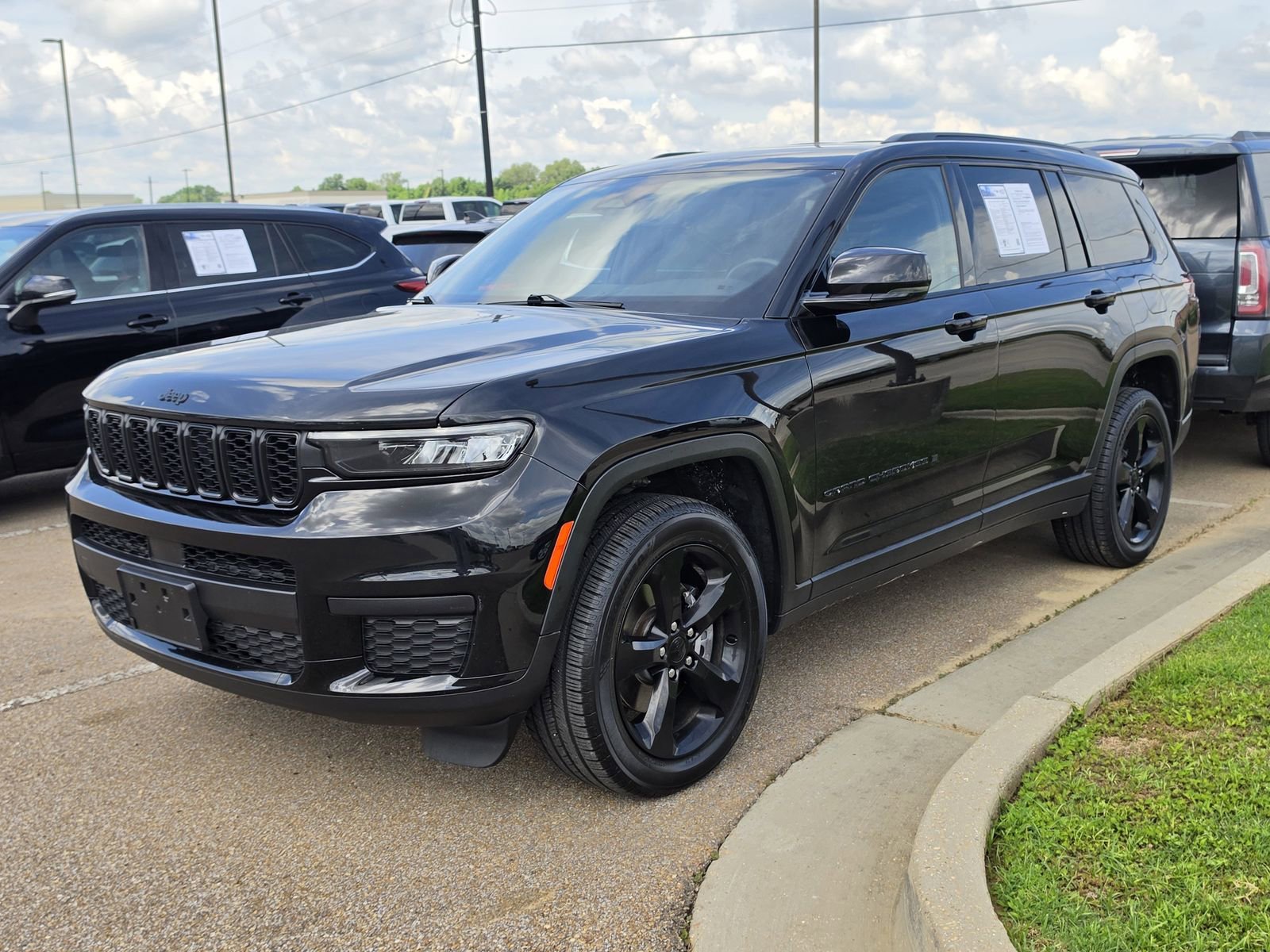 2023 Jeep Grand Cherokee L Limited 4x4's photo