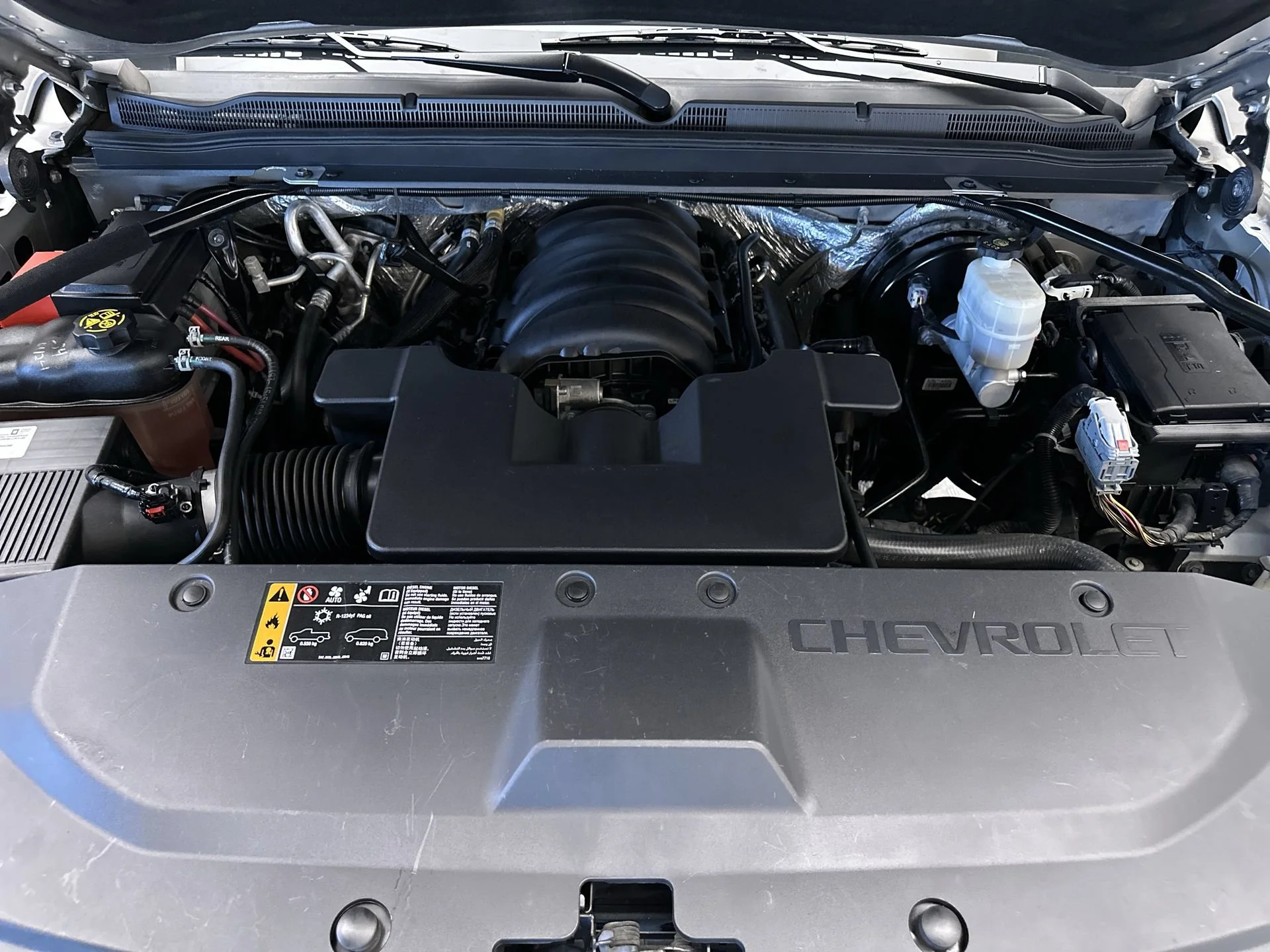 Used 2018 Silver Ice Metallic Chevrolet LT image 31