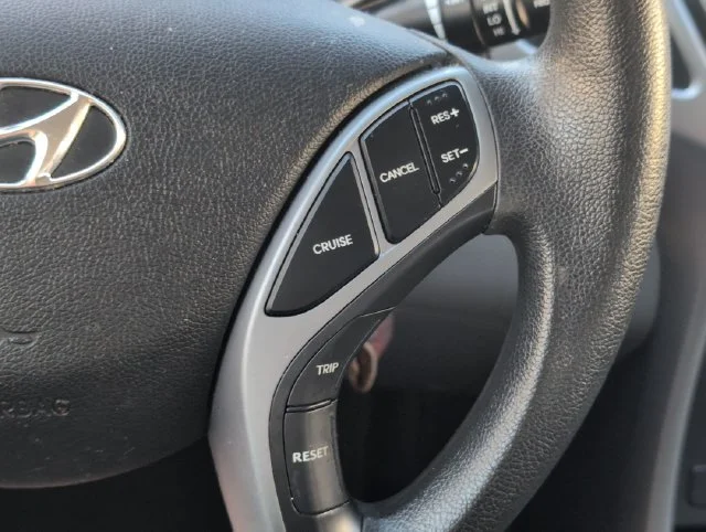 Used 2016 Red Hyundai SE image 16