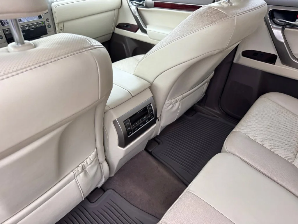 Used 2019 White Lexus 460 image 12