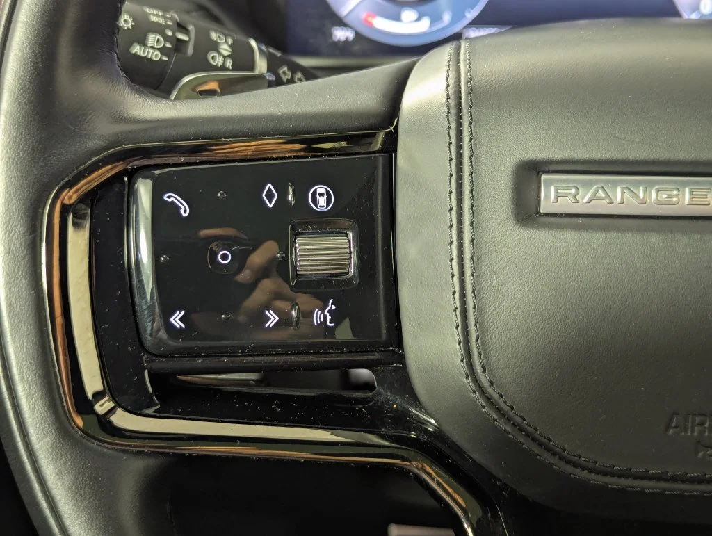 Certified Used 2025 White Land Rover Dynamic SE image 38