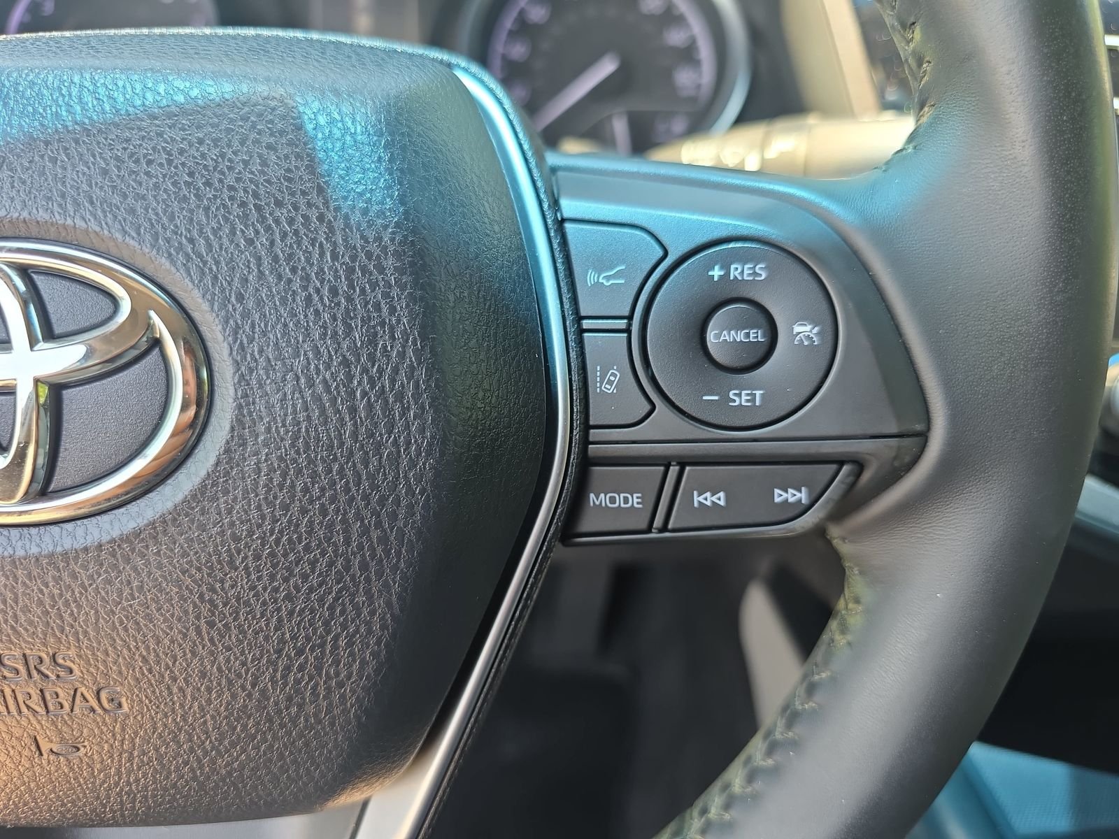 Used 2018 Blue Toyota SE image 17
