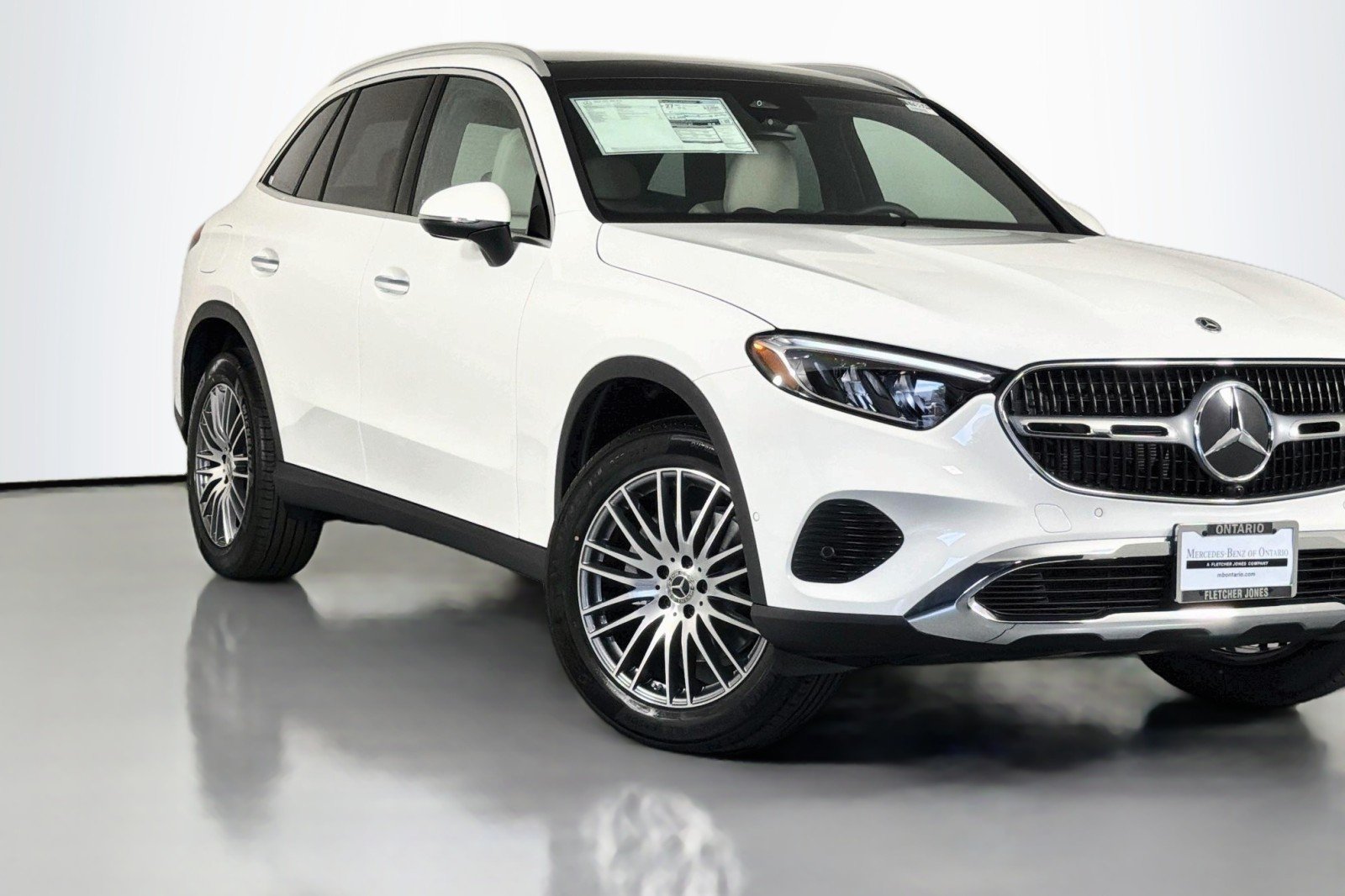 New 2026 Polar White Mercedes-Benz GLC 300 SUV image 12