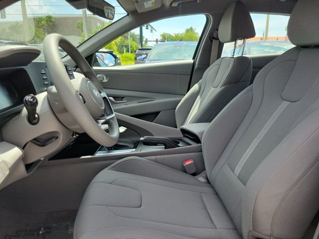 Certified Used 2025 Black Hyundai SE image 16